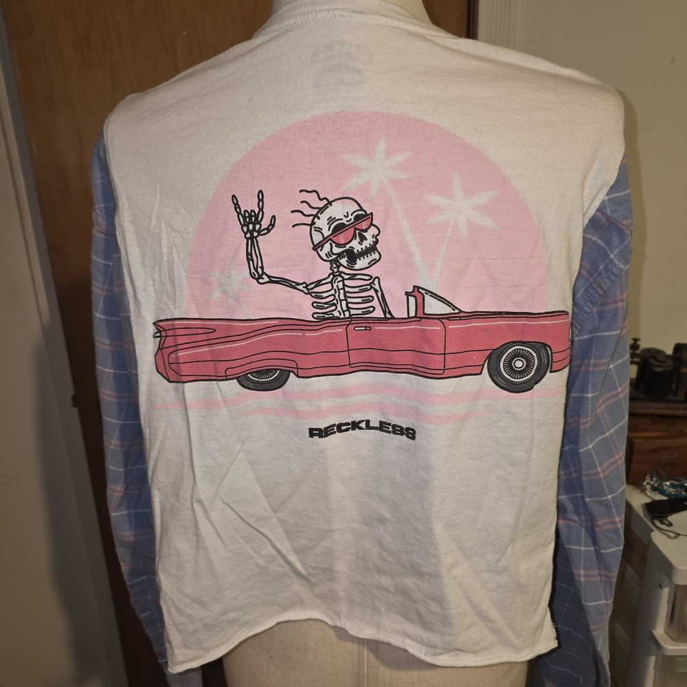 Reckless Cropped Graphic Tee Long Sleeve - Picture 7 of 7